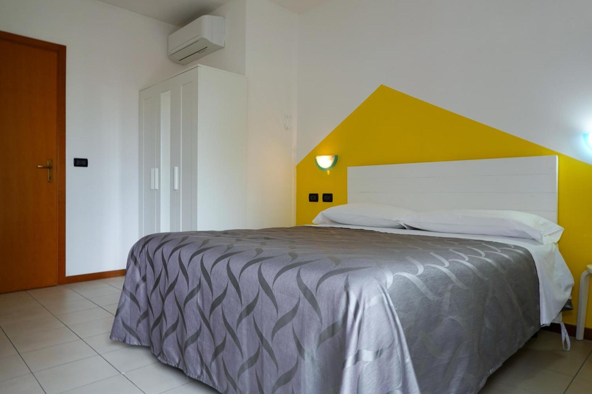 Residence Villa Azzurra Rimini Buitenkant foto