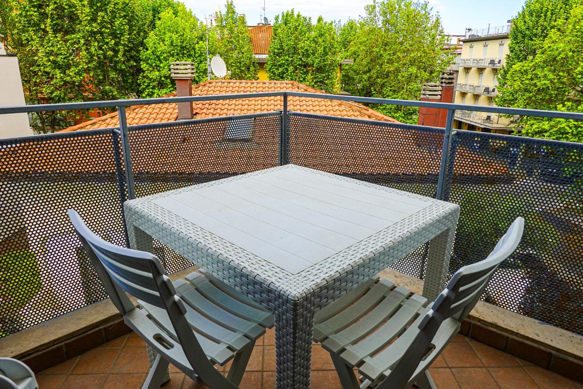 Residence Villa Azzurra Rimini Buitenkant foto